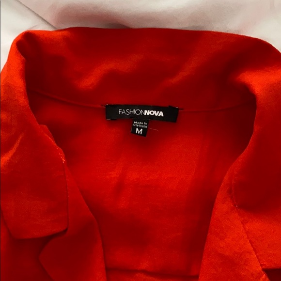 BRAND NEW CROPPED FASHION NOVA TOP - Picture 2 of 2